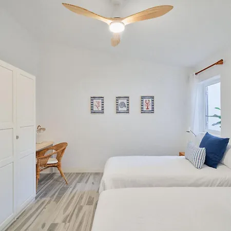 Casa vacanze Bright Oceanfront Bungalow, Views, Garden, Coastal *