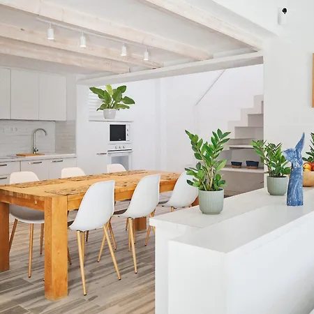 Casa vacanze Bright Oceanfront Bungalow, Views, Garden, Coastal San Miguel de Abona