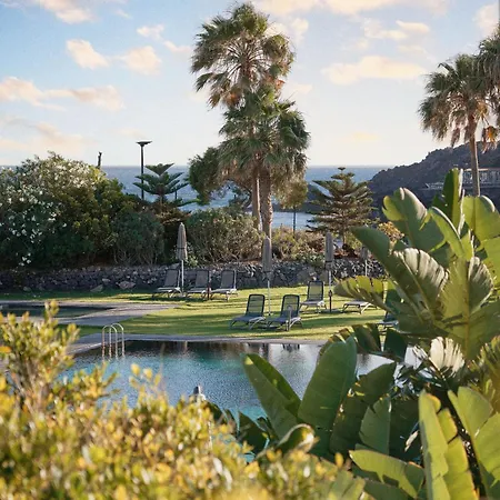 Casa vacanze Bright Oceanfront Bungalow, Views, Garden, Coastal San Miguel de Abona