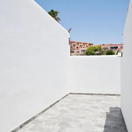 Casa vacanze Bright Oceanfront Bungalow, Views, Garden, Coastal San Miguel de Abona