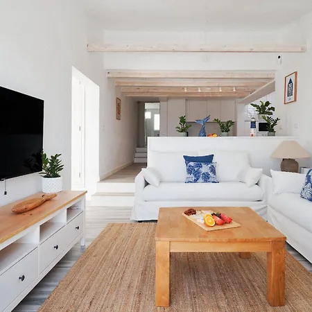 Casa vacanze Bright Oceanfront Bungalow, Views, Garden, Coastal San Miguel de Abona