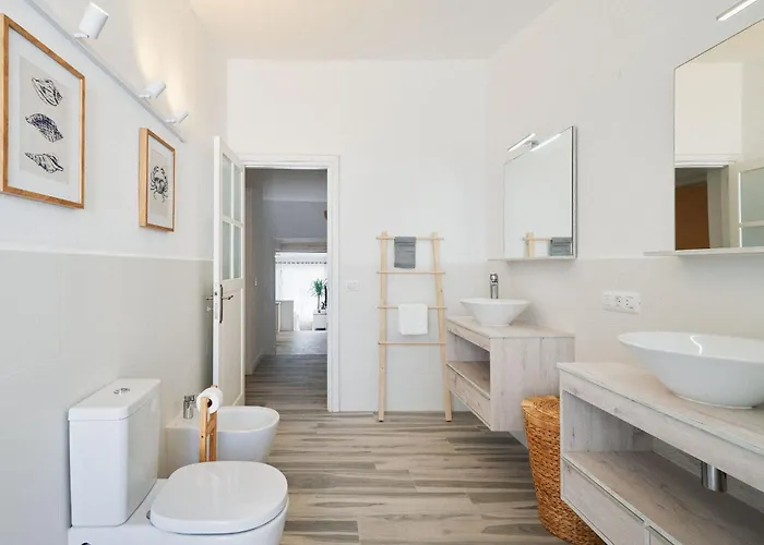 Bright Oceanfront Bungalow, Views, Garden, Coastal 산미겔데아보나