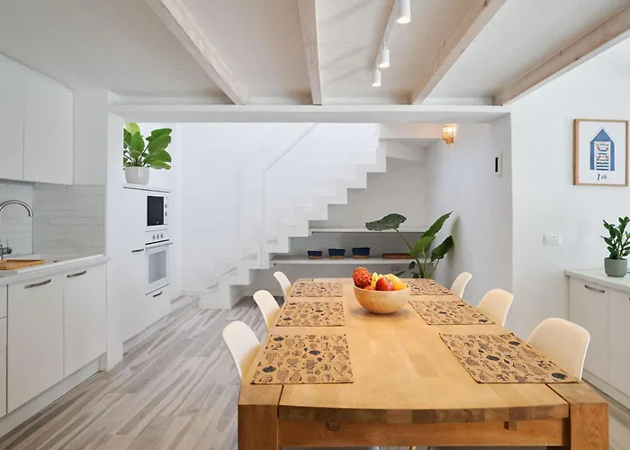 펜션 Bright Oceanfront Bungalow, Views, Garden, Coastal