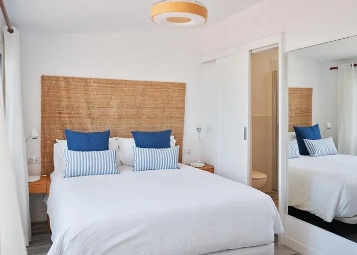 Bright Oceanfront Bungalow, Views, Garden, Coastal 산미겔데아보나